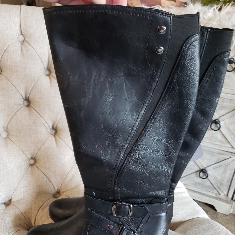 Riding boots